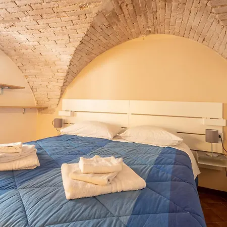 Am 4 - Charming Historic Loft Apartmán