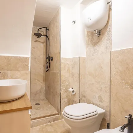 Am 4 - Charming Historic Loft Lejlighed *