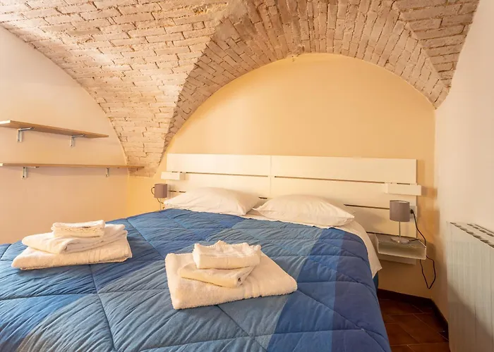 Am Stays 4 - Charming Historic Loft Apartment